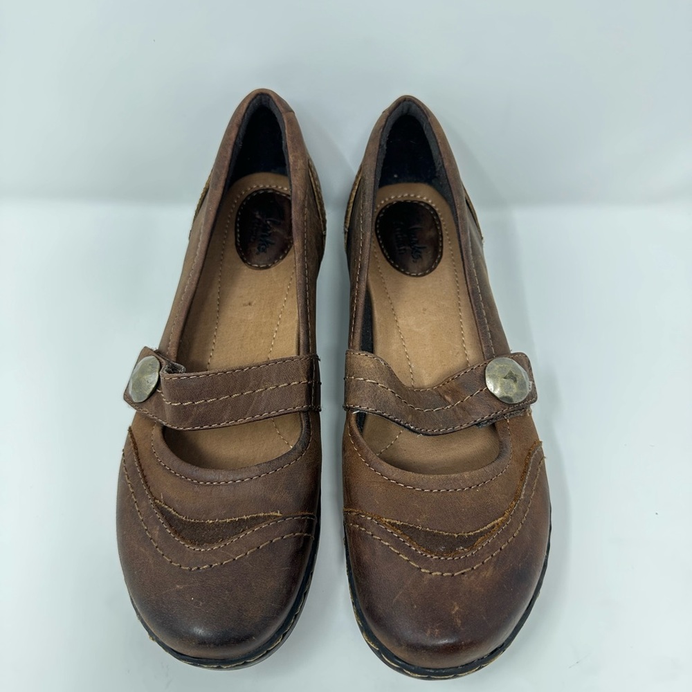Clarks Artisan Women’s size  7.5 M Brown Leather Mary Jane  Flats Comfort Shoes